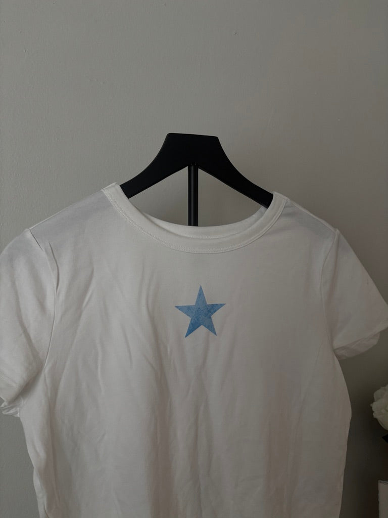 BLUE STAR STAR LOOSE FIT BABY TEE O/S