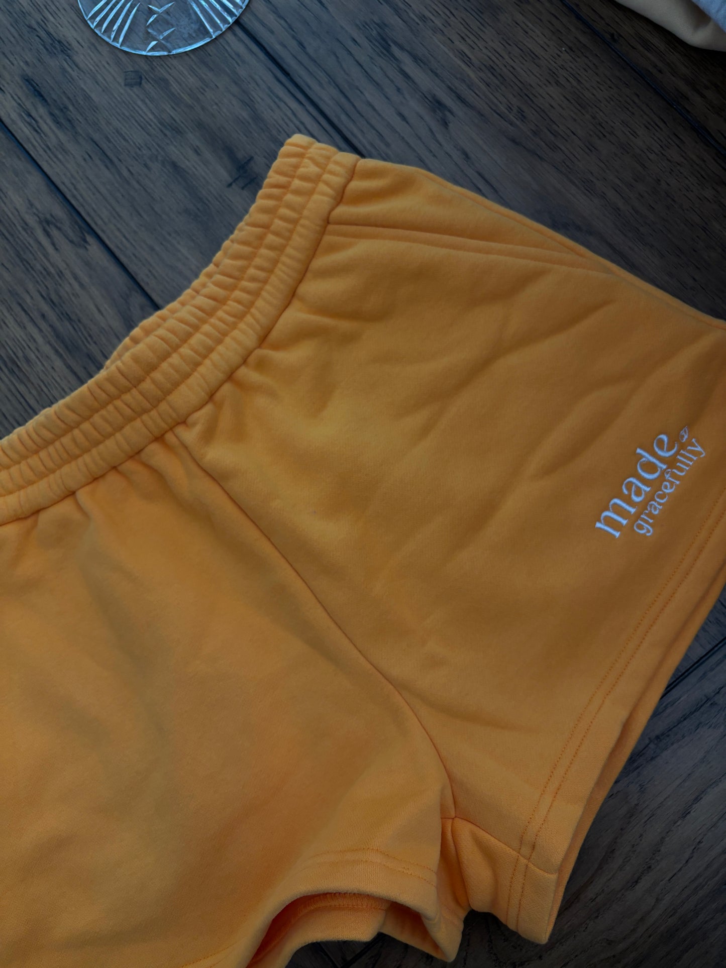 GOLD SWEAT SHORTS FLEECE M