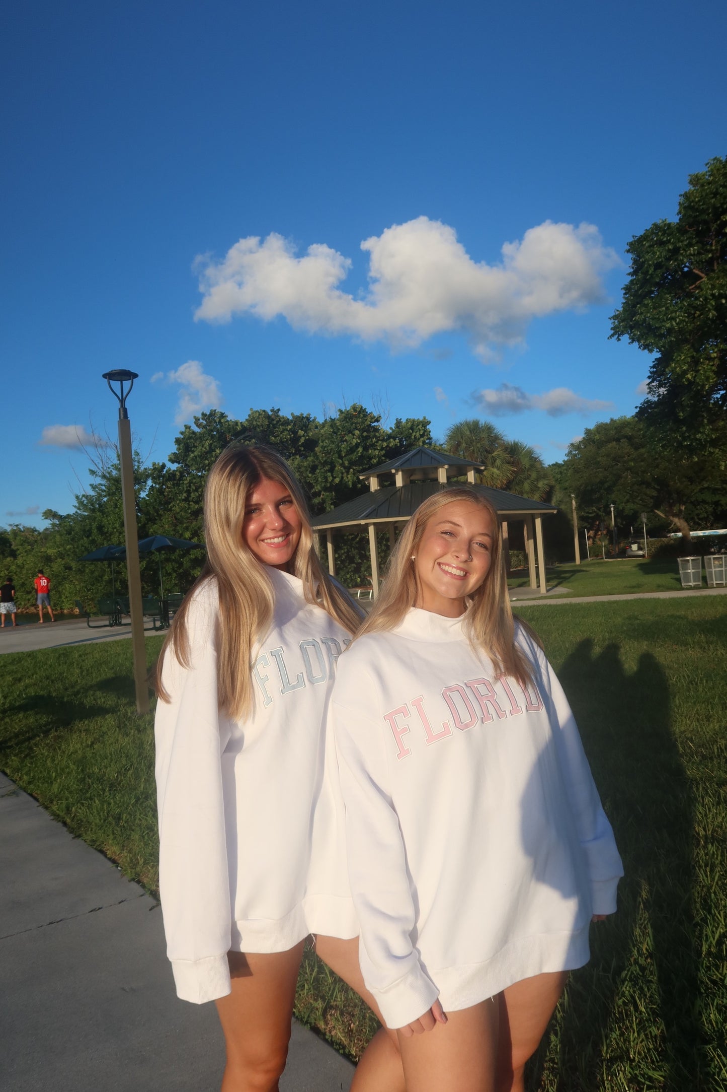 FLORIDA WHITE AND PINK MOCK NECK