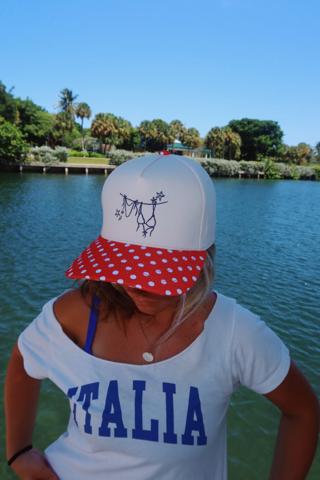 MYSTERY MOCK NECK AND EMBROIDERED HAT