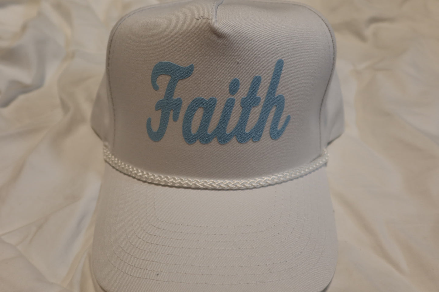 FAITH PUFF PRINT WHITE HAT