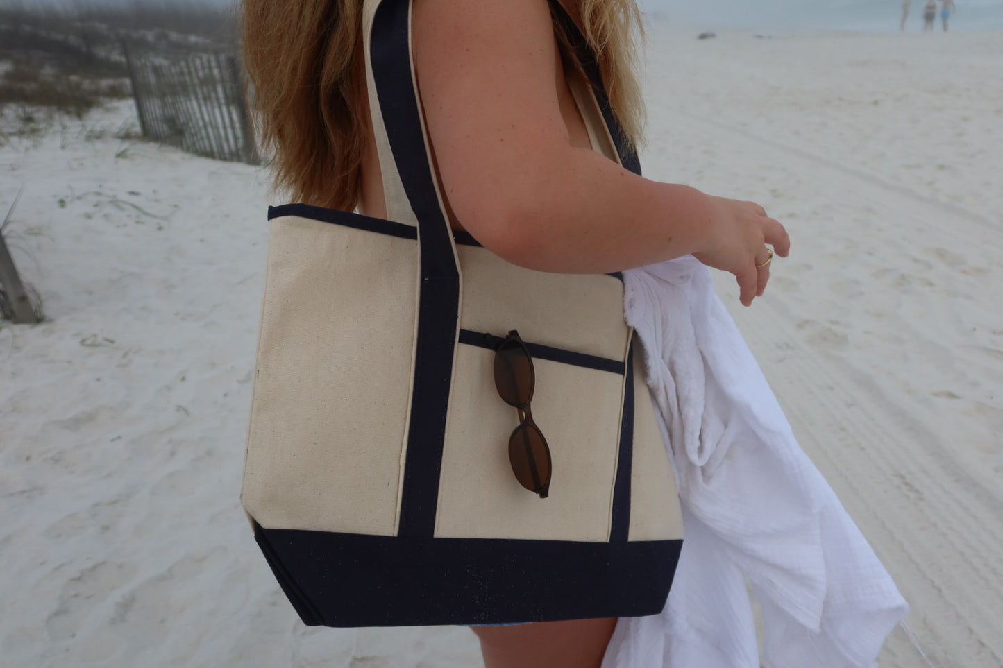 Embroidered boat tote-medium