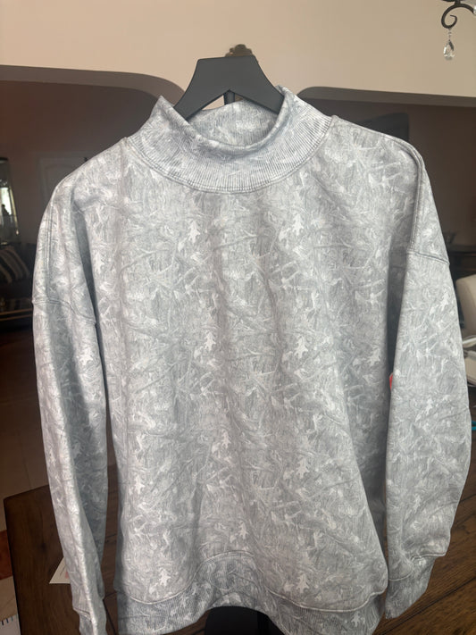 Camo mock neck M