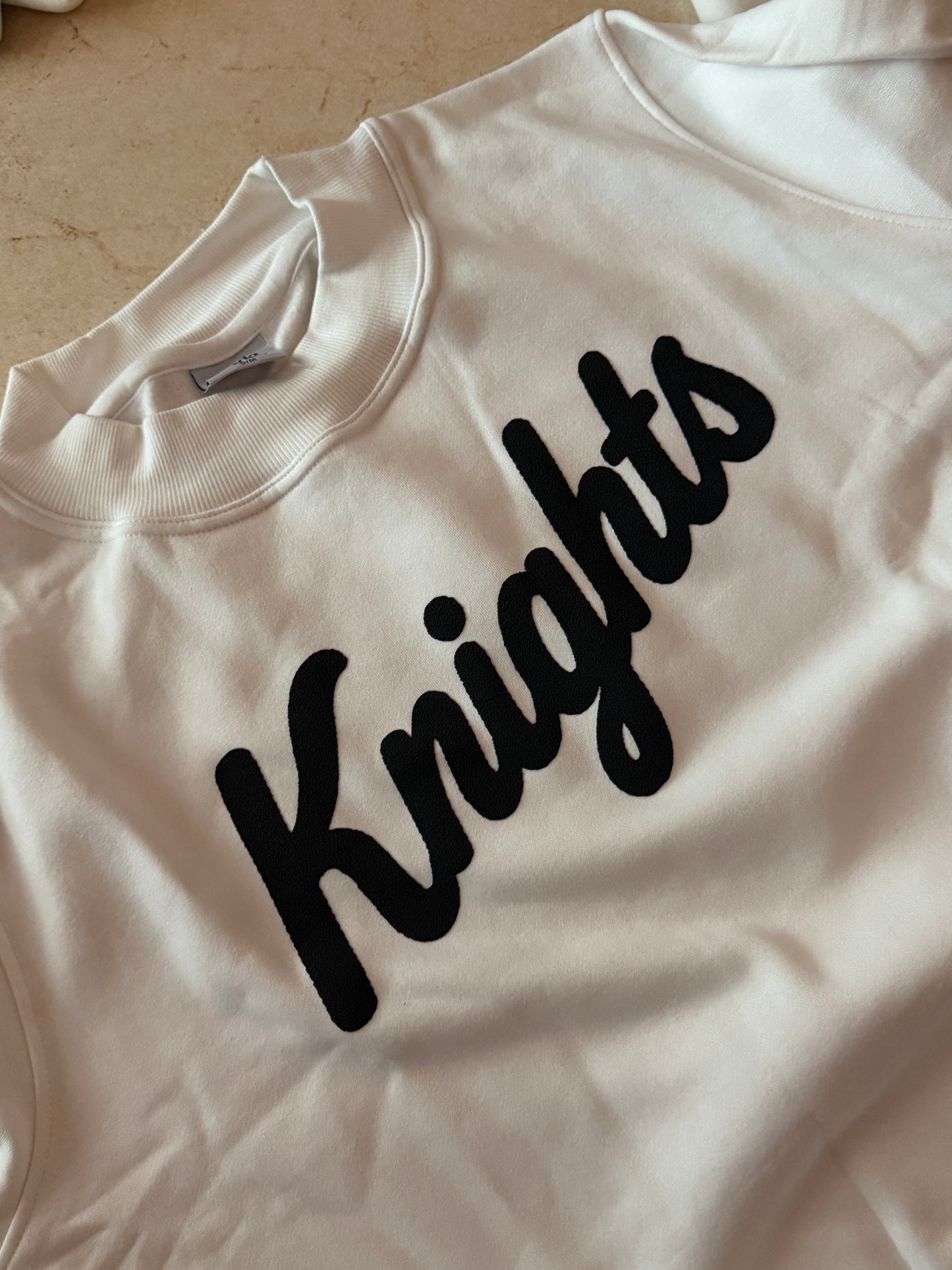 Knights puff print mockneck