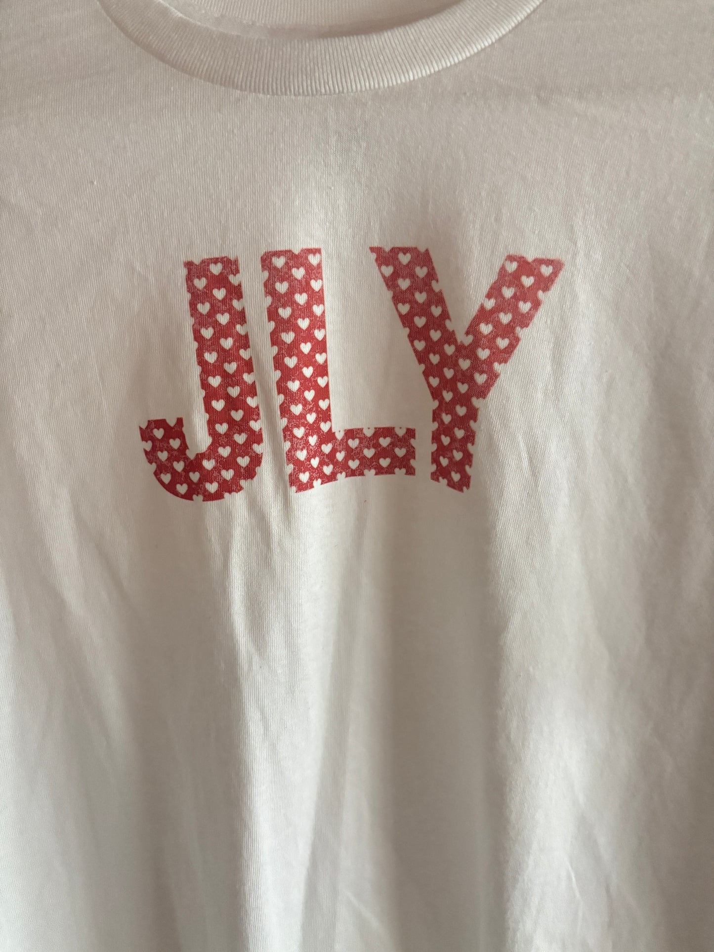 JLY TSHIRT SIZE MEDIUM