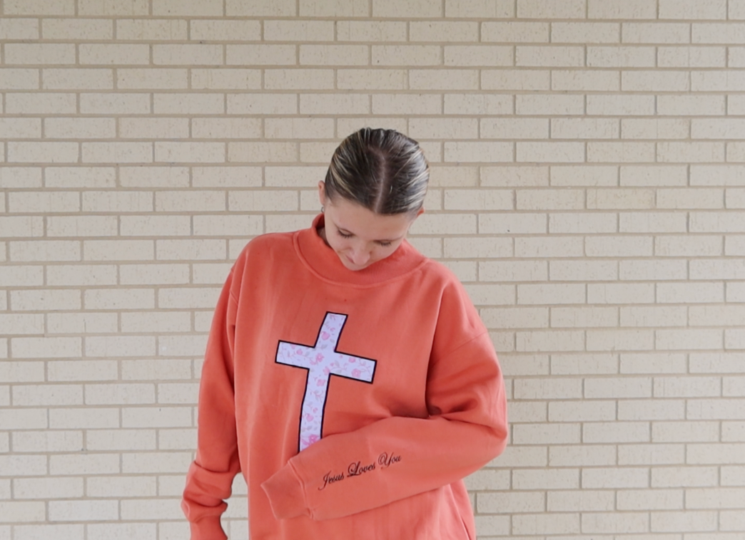 CROSS MOCK NECK- CORALWITH FLORAL